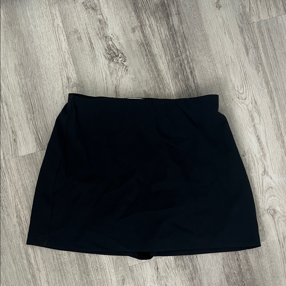 Abercrombie & Fitch Black Ultra High Rise Skort